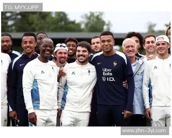 法国队首发预测:姆巴佩领衔锋线埃基蒂克与萨利巴等人出战 法国队首发预测:姆巴佩领衔锋线埃基蒂克与萨利巴等人出战