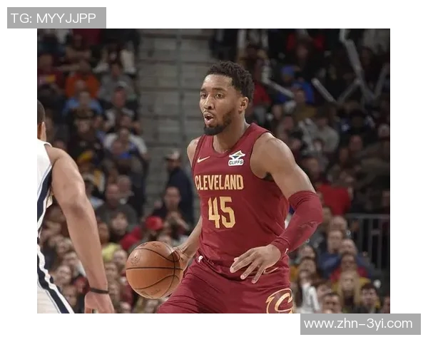 米切尔首节独得13分表现抢眼但失误和犯规略显频繁 米切尔首节独得13分表现抢眼但失误和犯规略显频繁