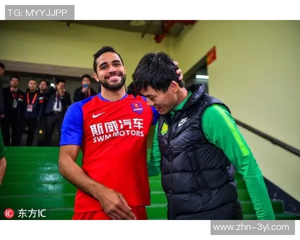 老队友重聚温情时刻哈兰德与南野拓实亲切拥抱寒暄 老队友重聚温情时刻哈兰德与南野拓实亲切拥抱寒暄