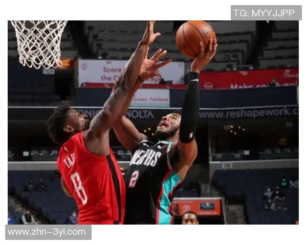 文班半场表现抢眼尽管失误增多依然贡献11分8板2帽 文班半场表现抢眼尽管失误增多依然贡献11分8板2帽