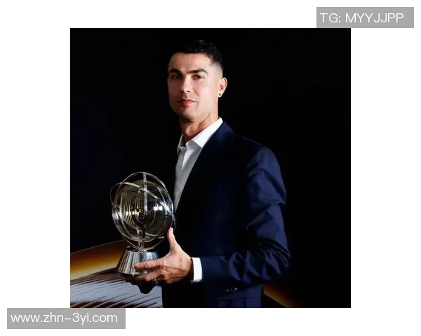 C罗个人净资产突破14亿美元成为全球足坛首位亿万富翁 C罗个人净资产突破14亿美元成为全球足坛首位亿万富翁