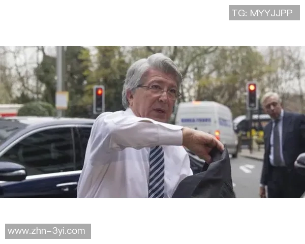 德天空报道厄兹詹冬窗或离开多特科隆等队密切关注球员动态