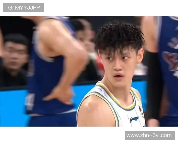 曾凡博加时被换下场无缘关键时刻令人心痛机会难得令人惋惜 曾凡博加时被换下场无缘关键时刻令人心痛机会难得令人惋惜